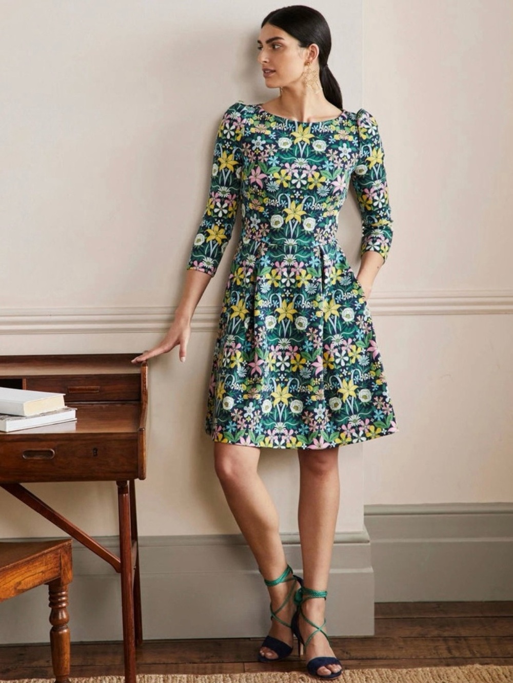 Boden size 4 fit/flare dress